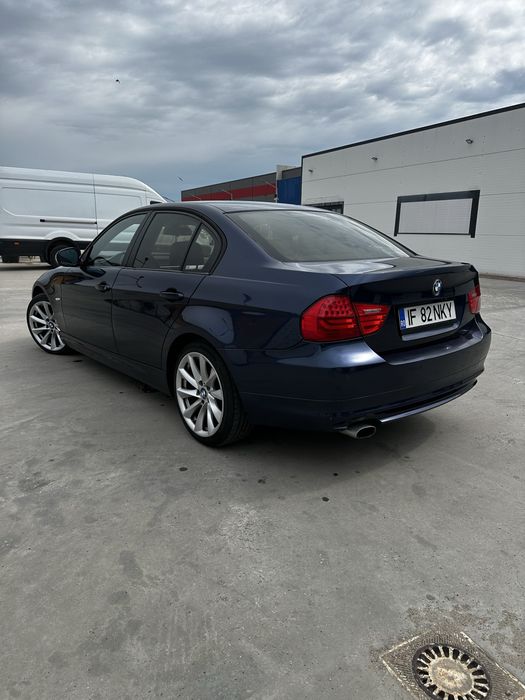 BMW 3 Series 2011 — imagine 3