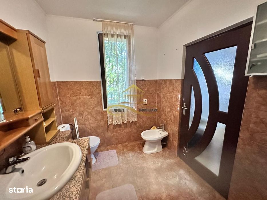 De vanzare casa 4 camere Siretu Saucesti