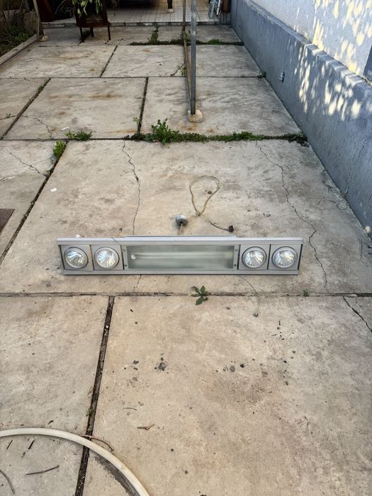 Светильник люстра с треками