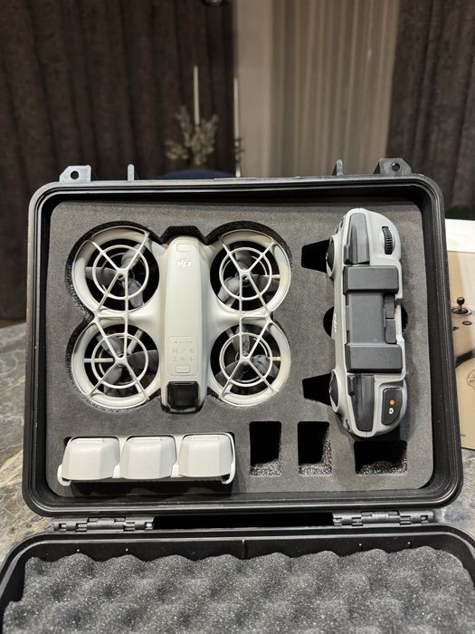 DJI Neo Fly More Combo + accesorii cadou Stare Excelenta