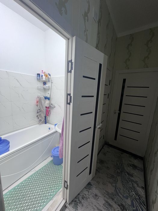 Uy sotiladi Karmana City dan Avto Vagzal biqinidan