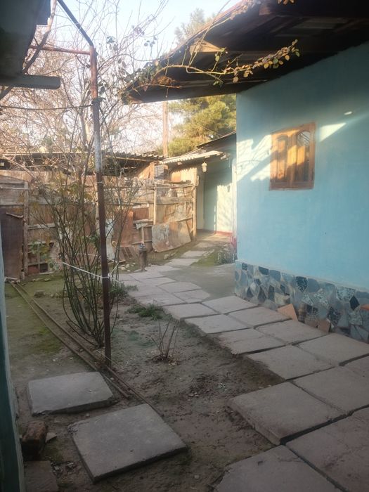 Продаётся участок с домом на чорсу