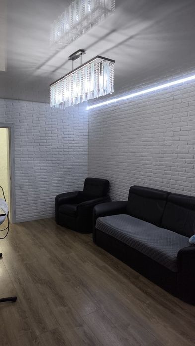 продается 3-комнатная ,второй этаж .