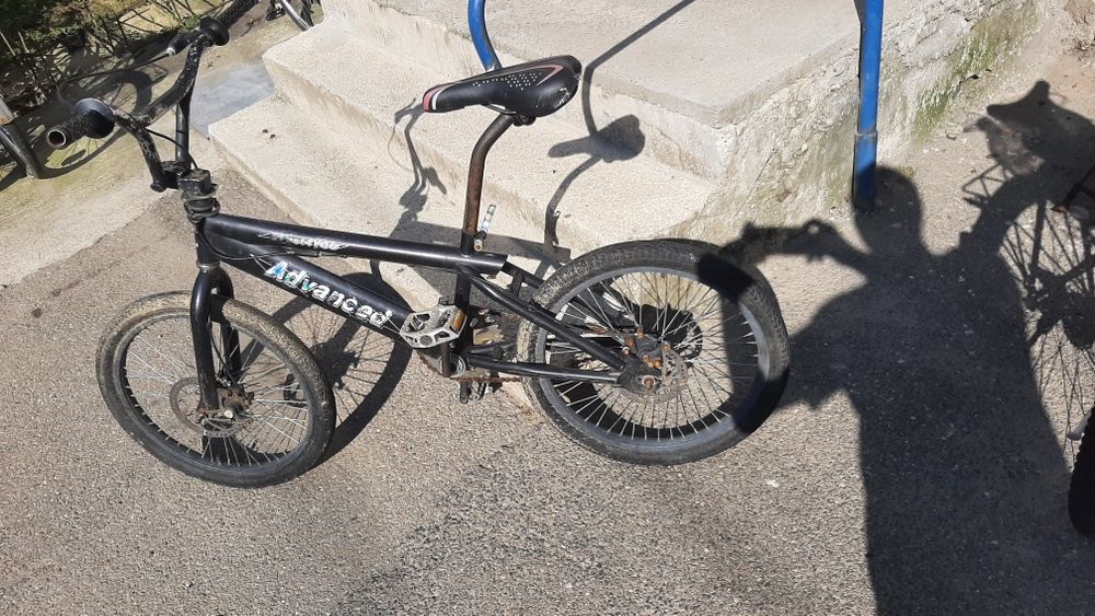 Vând biciclete BMX