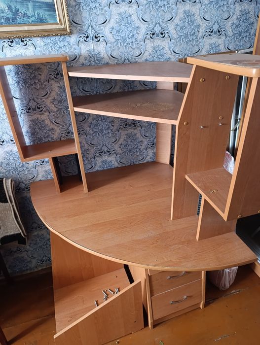 Продаю компьютер и стол к нему