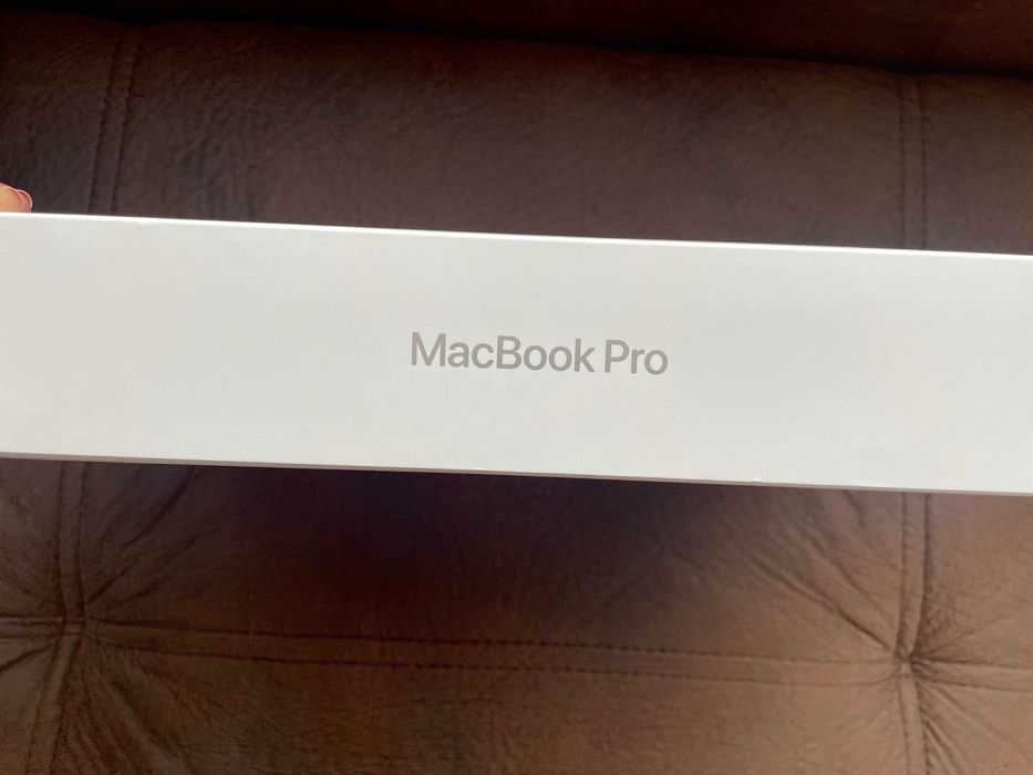 USA Macbook Pro 14.3’’ M2 pro chip, 512GB SSD, 16GB RAM, Silver