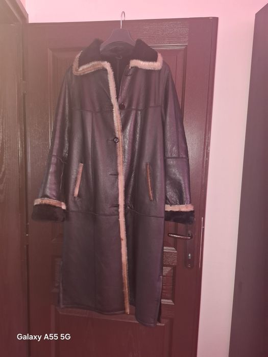 Стилно палто от агнешка кожа