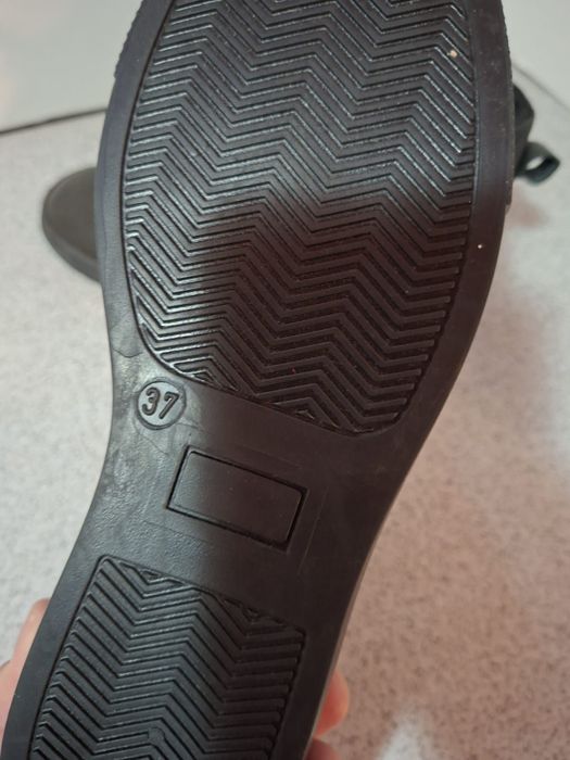 Tenisi din piele naturala nr 37