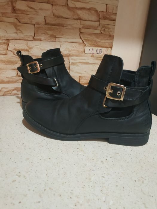 Предлагам дамски боти на Buttalo тип Челси Бейкър стил