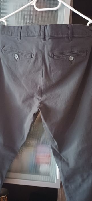 Vând pantalon barbati waikoki purtați o singura data  mari.e 32/29