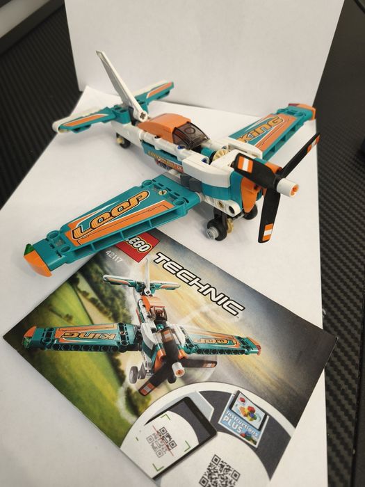 Продам самолёт LEGO technic 2 в одном