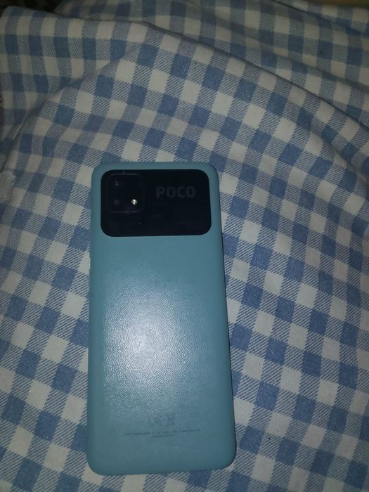 Продам телефон Poco C40 в хорошем состоянии.