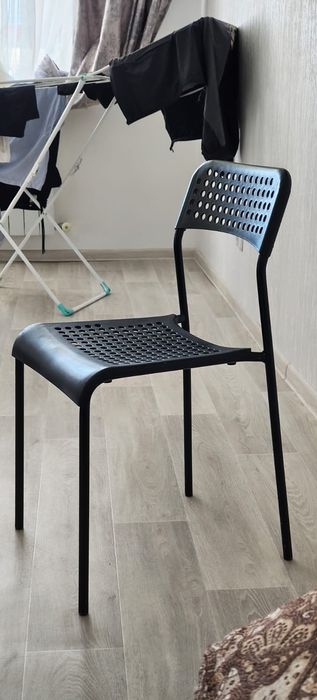 Стулья комплект черный