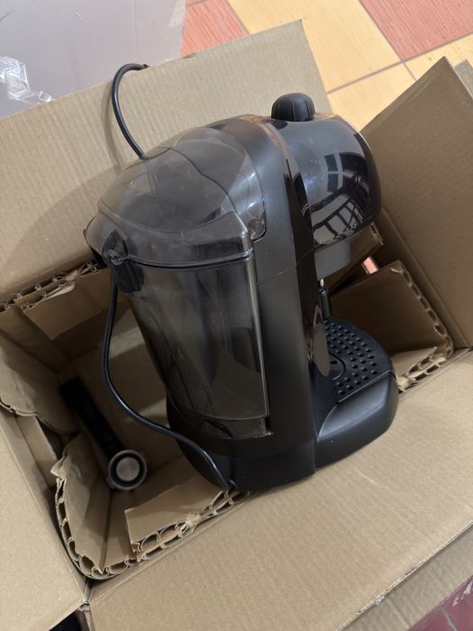 Vand aparat de cafea Delonghi