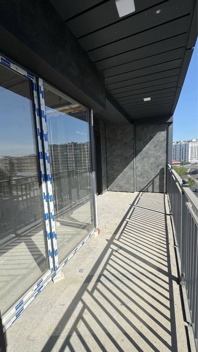 Шота Руставелли Новостройка с кадастром 80м2 с терассой. Закрытый двор