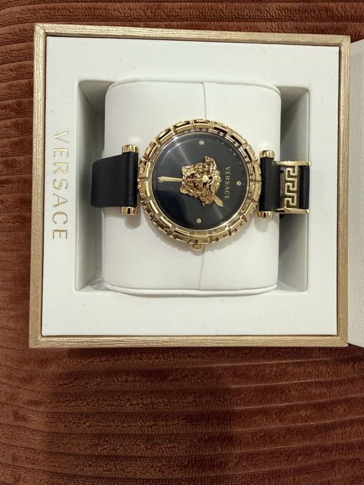 Часовник Versace