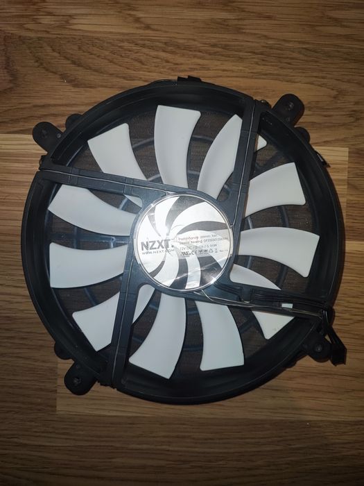 NZXT 200мм перка за компютър