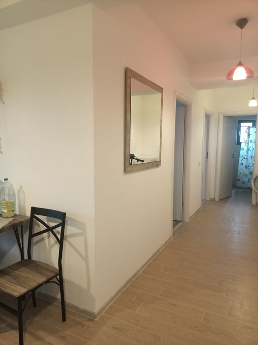 Închiriez apartament 3 camere zona Ford