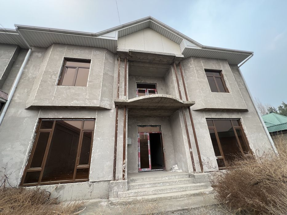 Yangi qurib bitkazilgan uchastka sotiladi