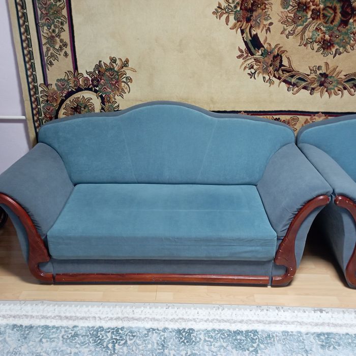 Два дивана и кресло