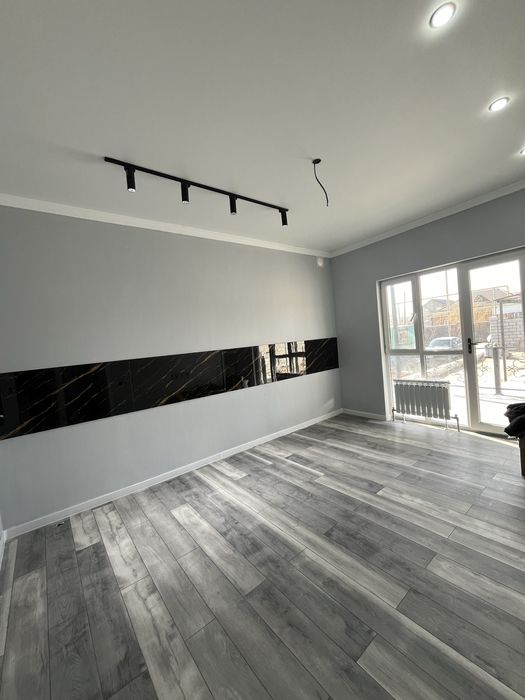 продам дом в хорошем районе 10 микрорайон.