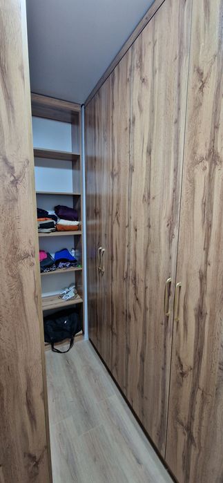 Кең әрі жайлы пәтер сатылады, өте қызықты ұсыныс