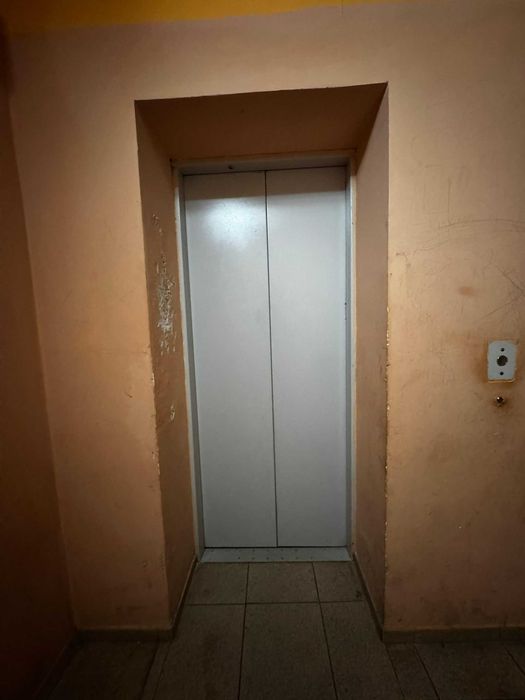 Продам 2х комн кв Батыс в самом центре
