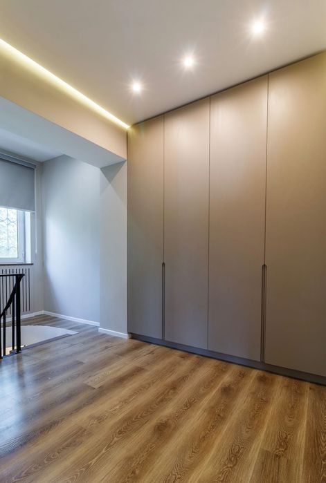 СВОЯ Срочно продается 3х ком кв. Центр Ц4, 3/3/4.  Ор-р Алайский базар