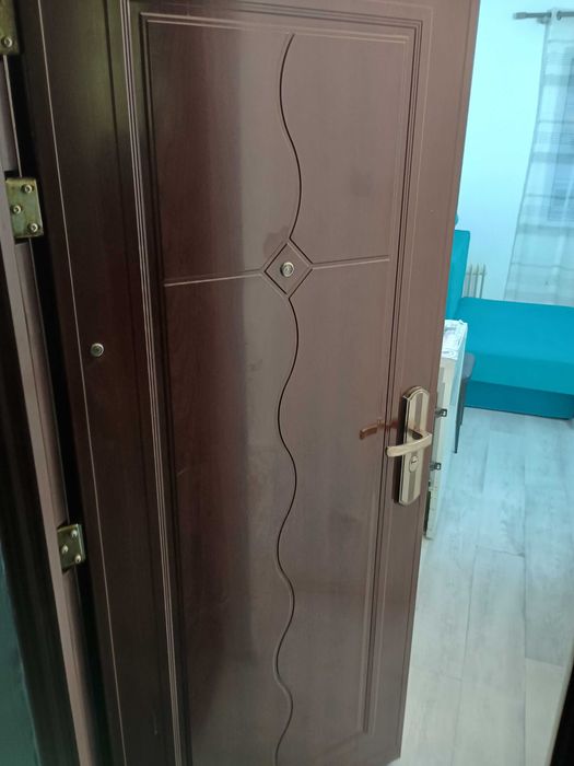 Inchiriez garsoniera zona vasile Arron