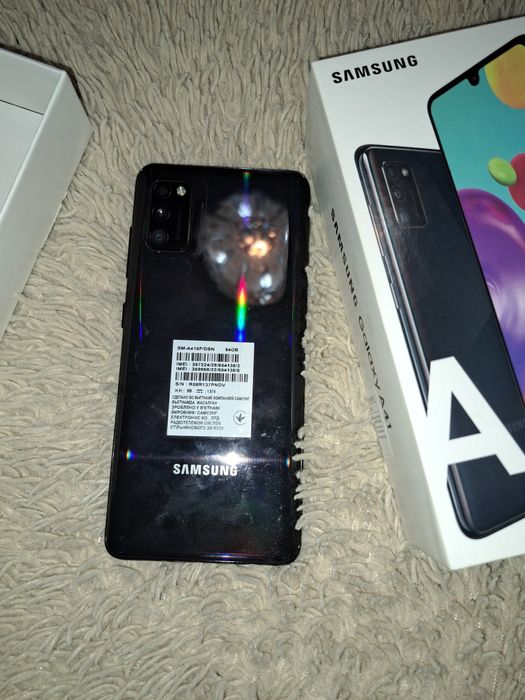 Продам SAMSUNG A41.