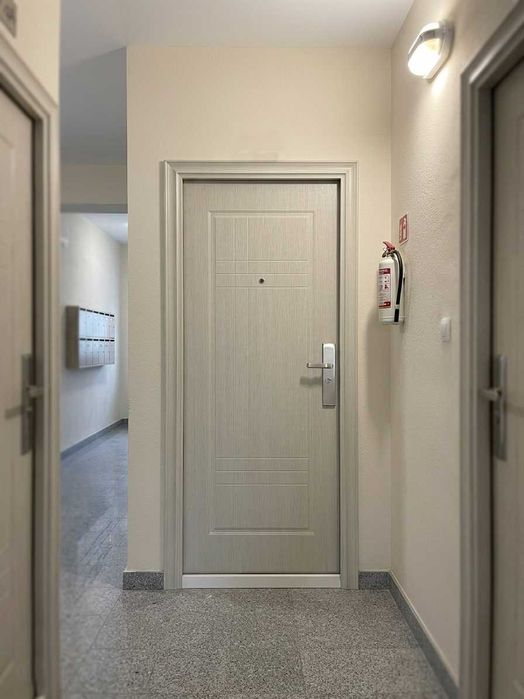 Usa Intrare Metalica Stanga Bej Apartament Birou Sediu LIN 205x88cm + LIVRARE GRATUITA !