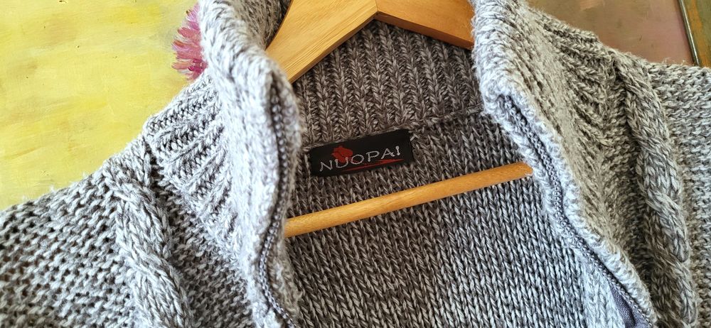 Pulover tricotat / jacheta barbati