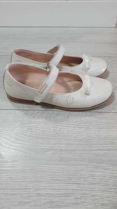 Продам туфли на девочку