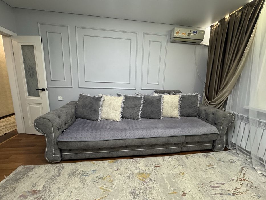 Диван  серебристый 3 метр