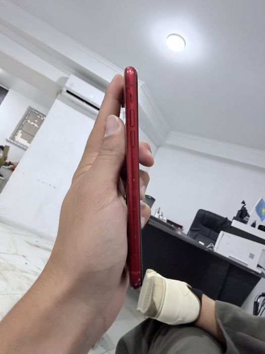 Iphone Xr продаю красный