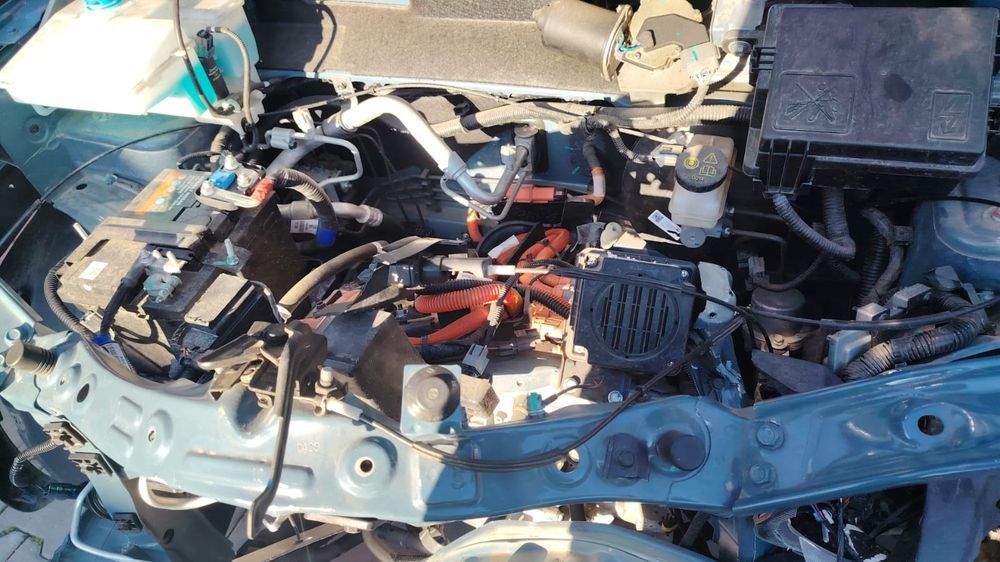 Vând Dacia Spring avariat an 2024 8000 km