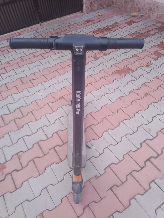Vând trotinetă electrică