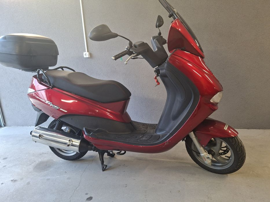 Скутер Peugeot Elyseo 150