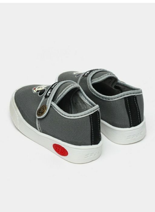 Bolalar ketalar judayam yengil va yumshoq.