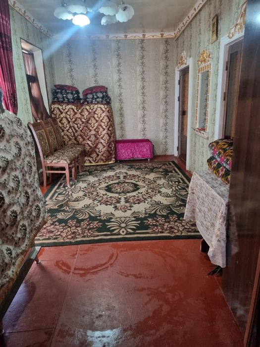 5sotik hovli joylashuvi juda qulay hamma shroitlari bor