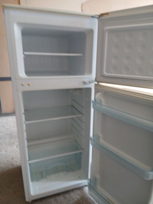 Хладилник с фризер за каравана А+