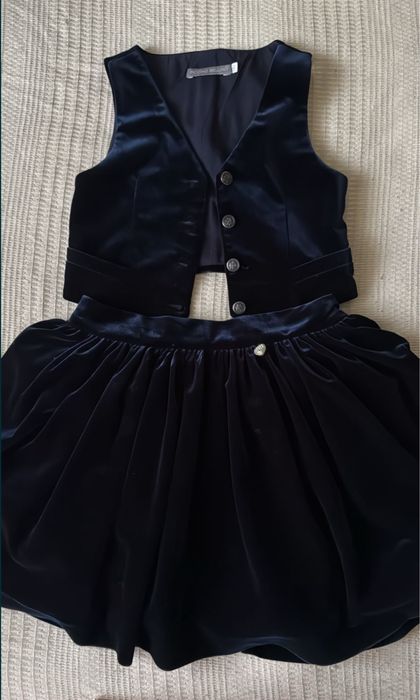 Продам бархатный костюм для девочки