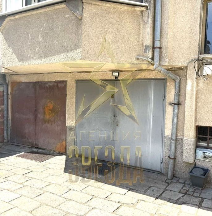 Продава се Тристаен апартамент в Пловдив, Кършияка - 130 кв.м за 785 €/кв.м - Снимка #11