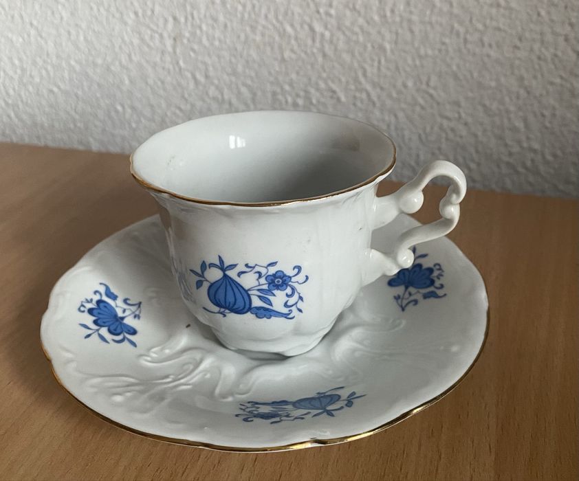 Set elegant de cești cu farfurioare – Fine Porcelain Debelly