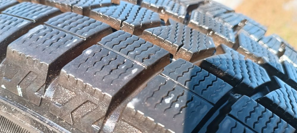 Шины с дисками привозные  липучка на 15