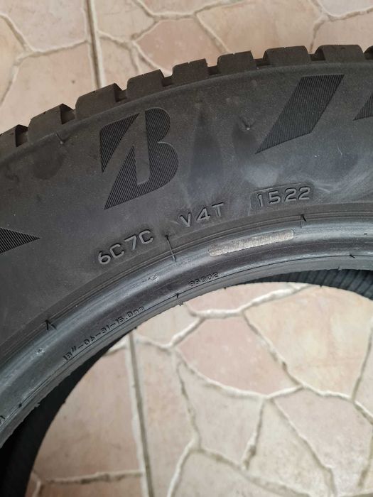 235 55 18 Bridgestone - anvelope iarna
