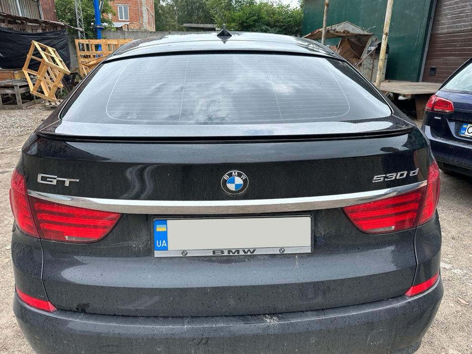 Спойлер лип за багажник – BMW GT F07 (2010-2013), черен гланц, бмв