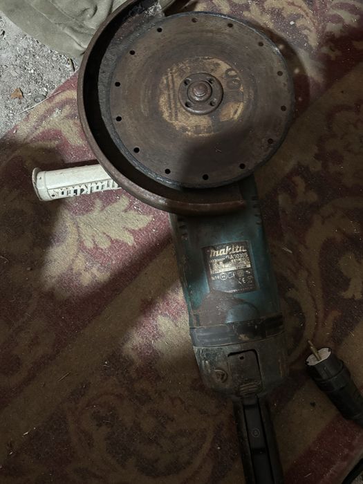 Makita GA9030S, болгарка