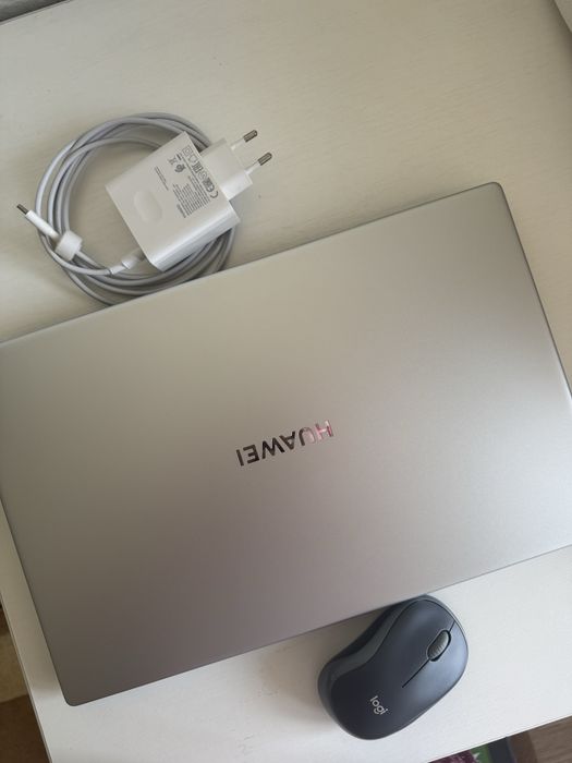 Ноутбук HUAWEI в идеальном состоянии