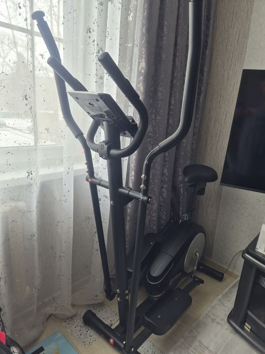 Продам эллиптический тренажёр.